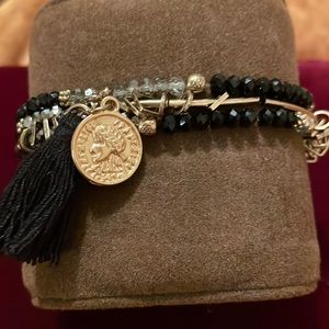Stretch black and gold bracelet
